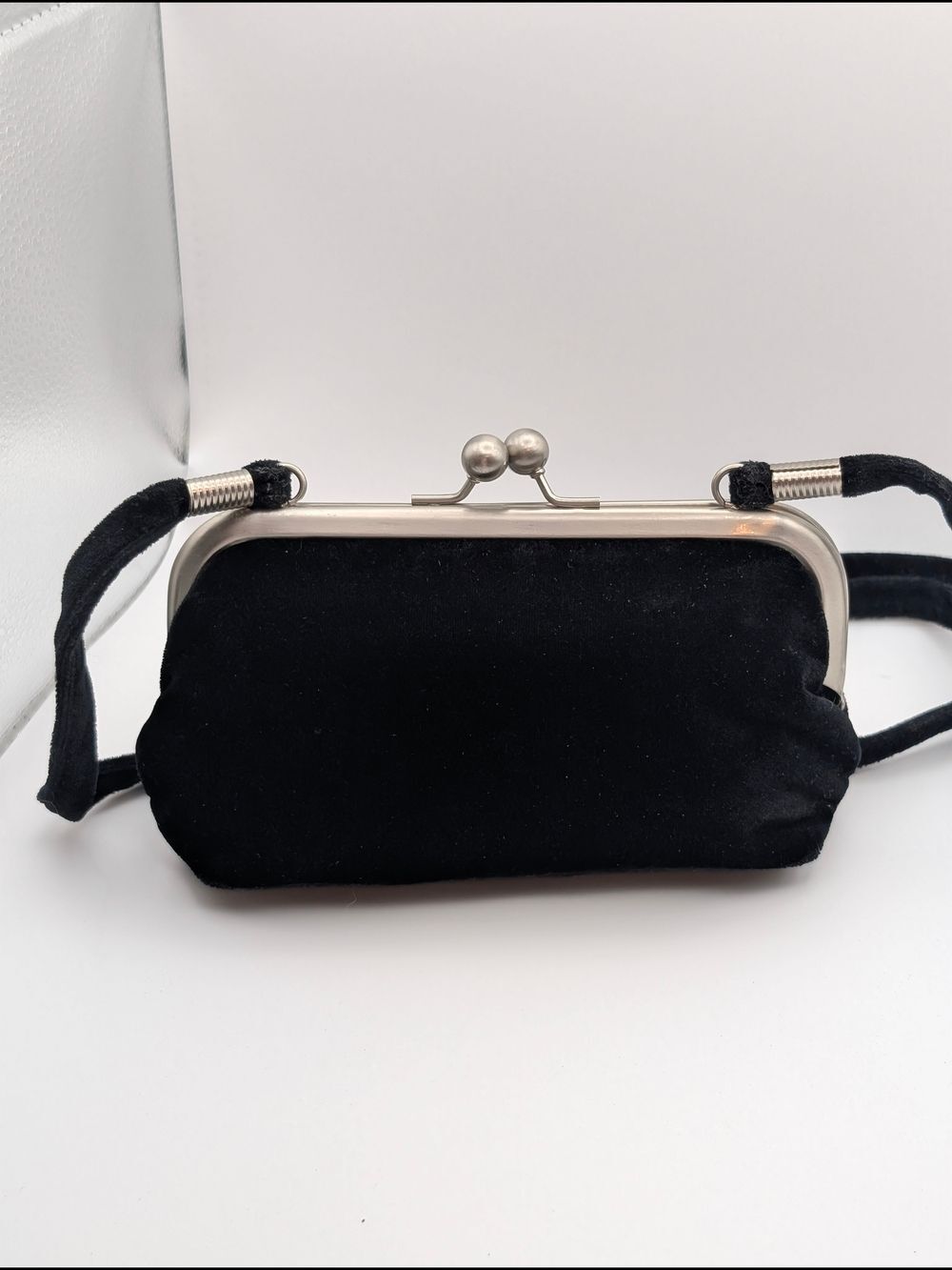 Vintage Black Velvet Ribbonwork Floral Evening Bag, Kiss Lock Clutch Shoulder - Picture 8 of 8